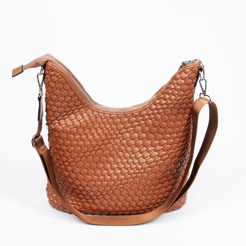 Harmony flätad stor bag cognac - rymlig väska i imitationsskinn med silverfärgade detaljer