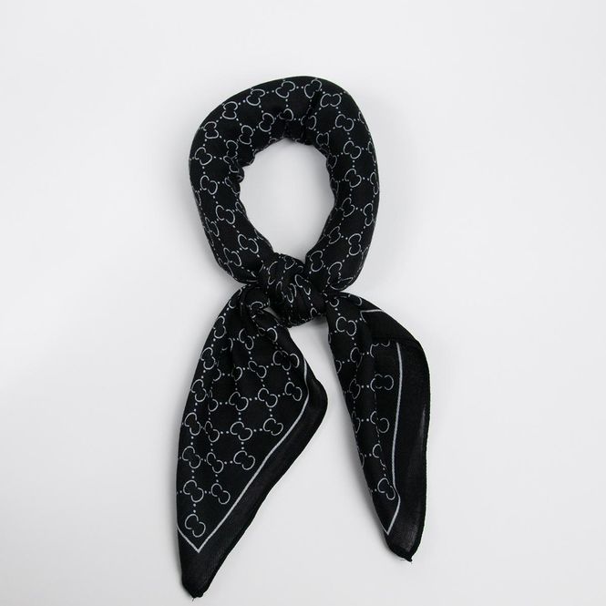 Huvudbild Mönstrad scarf 70x70 cm – klassisk och ...