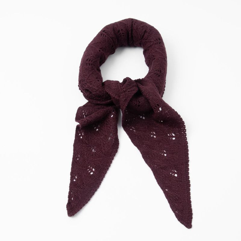 Liten trekantsjal burgunder - stickad scarf i akryl
