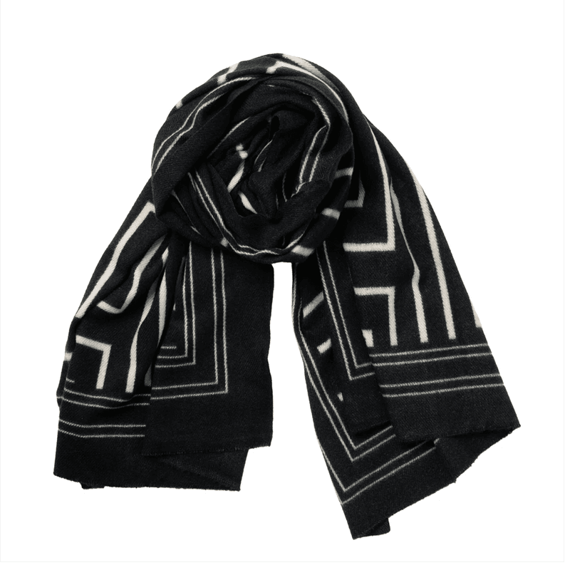 Mykt høstskjerf med grafisk print - svart