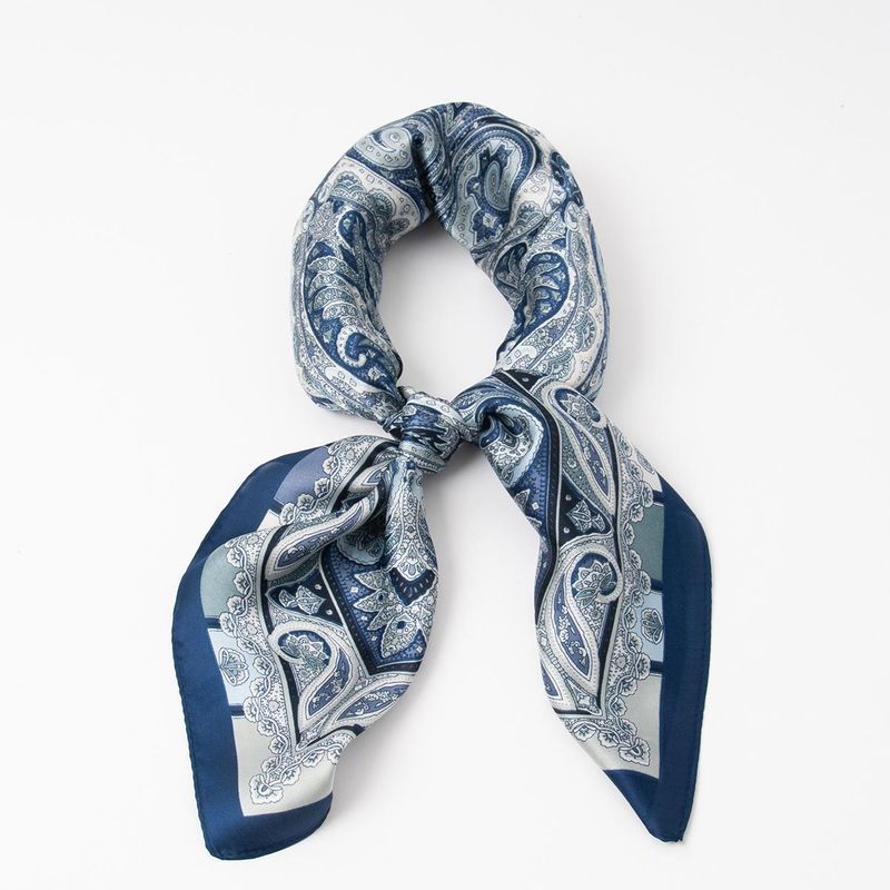Liten blå paisleymönstrad scarf - 70x70 cm