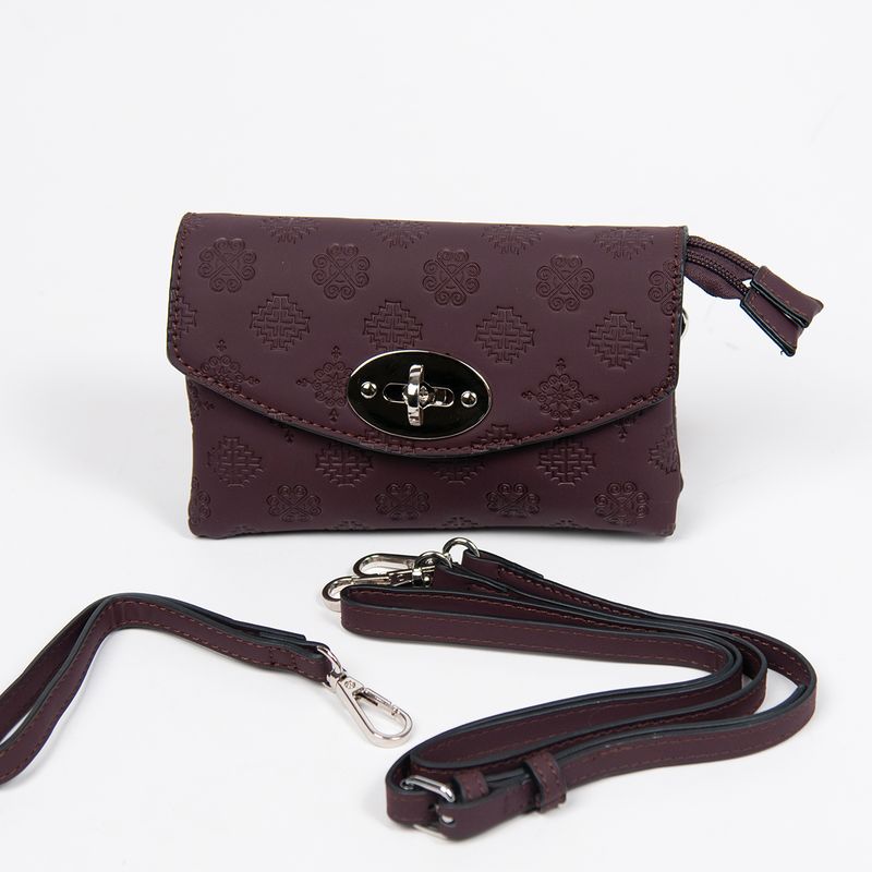 DANIELLE clutch med preget mønster burgunder sølvfarget metall