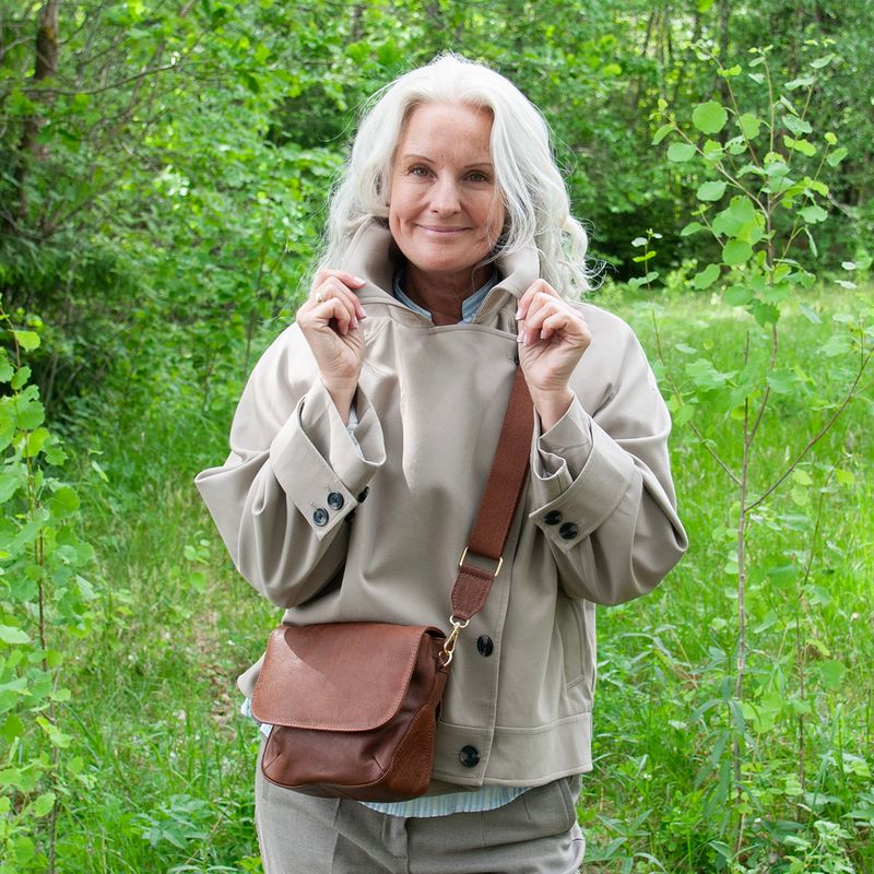 LEXI clutch i skinn - brun