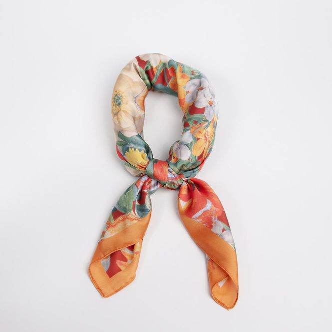 Huvudbild Blommig sidenslen scarf 70x70 cm – somrig ...